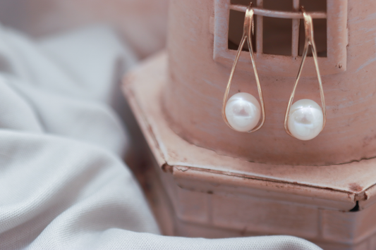 Freshwater Pearl Hanging Earrings in Silver or Gold Plated Setting