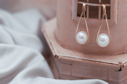 Freshwater Pearl Hanging Earrings
