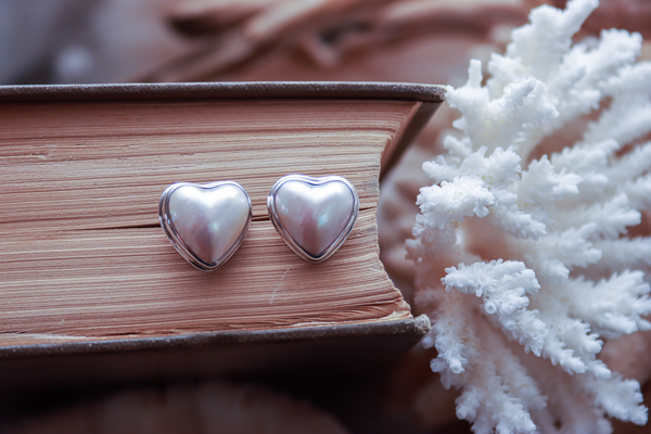 Pearl Heart Outline Earrings main image 0