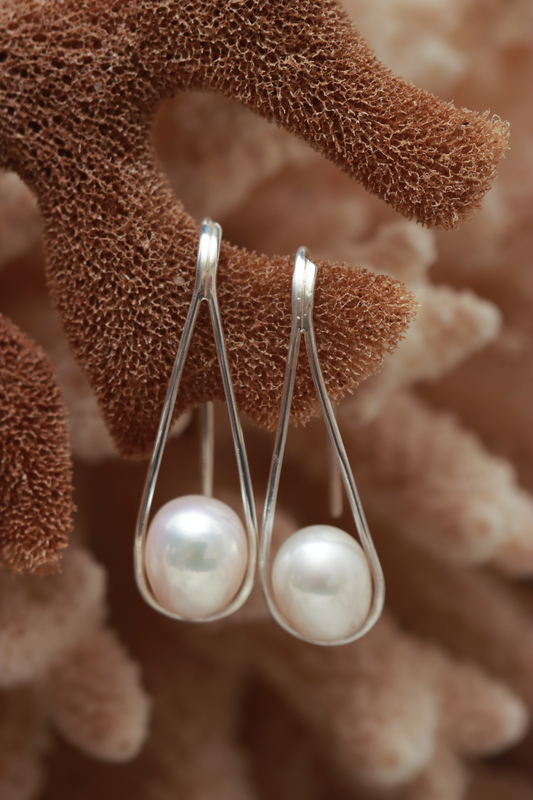 Freshwater Pearl Hanging Earrings in Silver or Gold Plated Setting