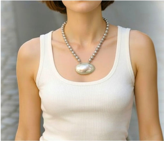 Pearl necklace with Filipino shell