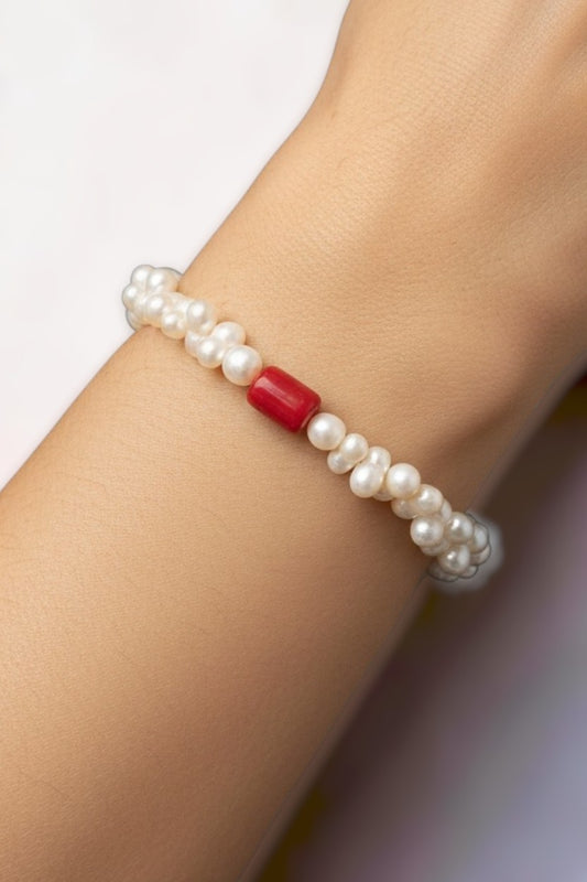Stretch bracelet with red coral